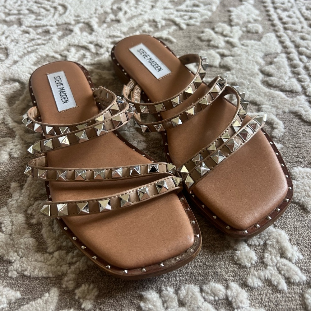 Steve Madden Studded Tan Sandals Size 7